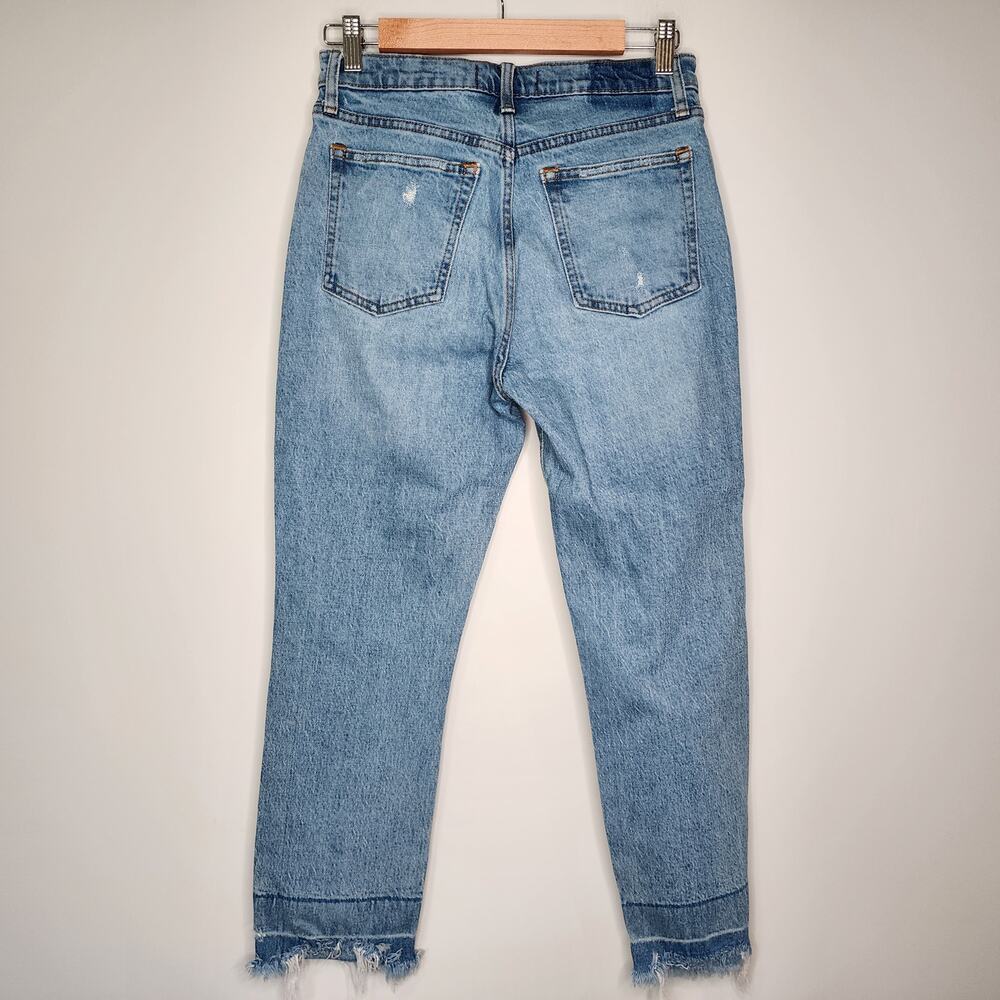 Abercrombie & Fitch High Rise Mom Jean 4/27 SHORT - Picture 5 of 7